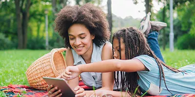Featured image for the post: How to build a summer reading program that engages students and families